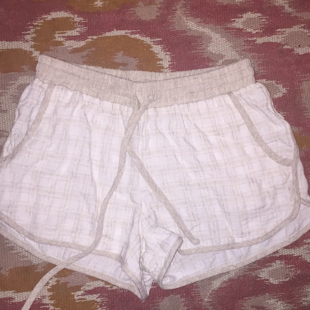 White/off-white linen shorts